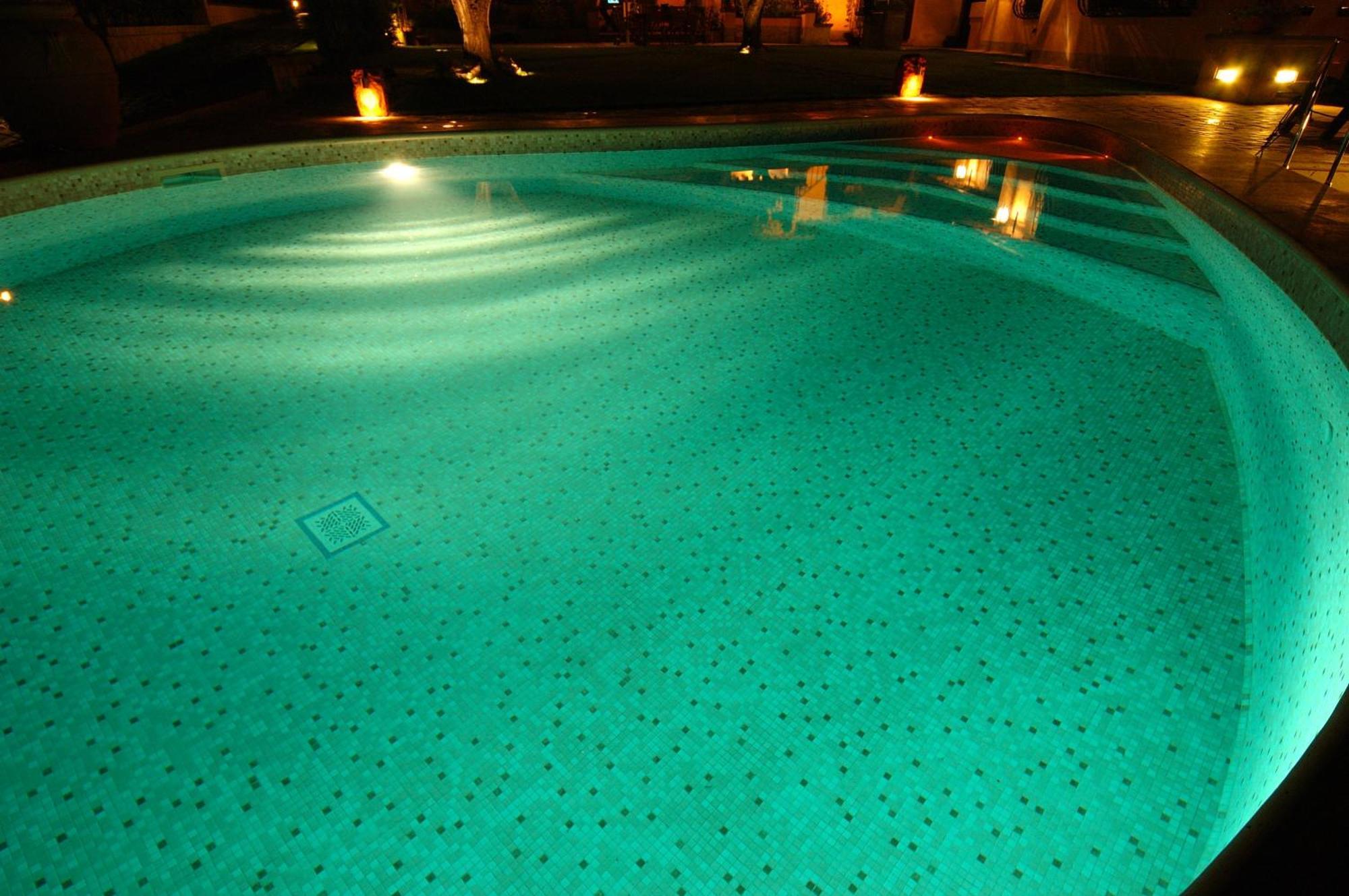 La Valle Dei Casali Con Piscina E Natura A Couette-café 3*