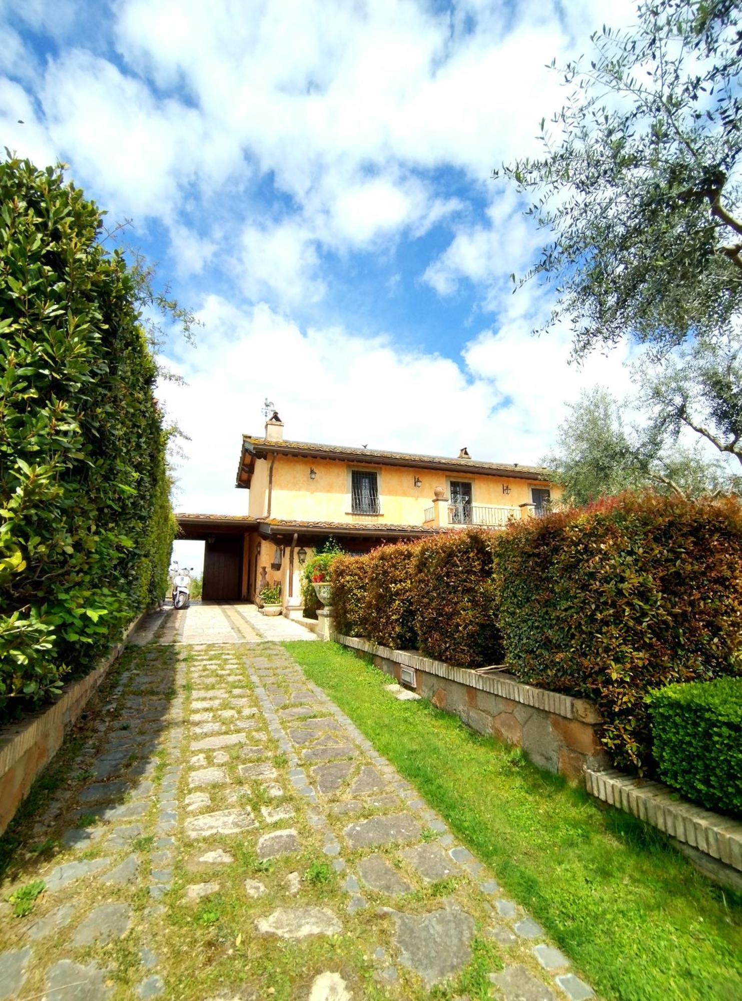Couette-café La Valle Dei Casali Con Piscina E Natura A