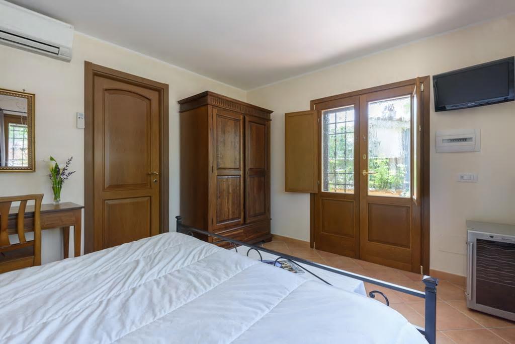 Bed & Breakfast La Valle Dei Casali Con Piscina E Natura A Rome
